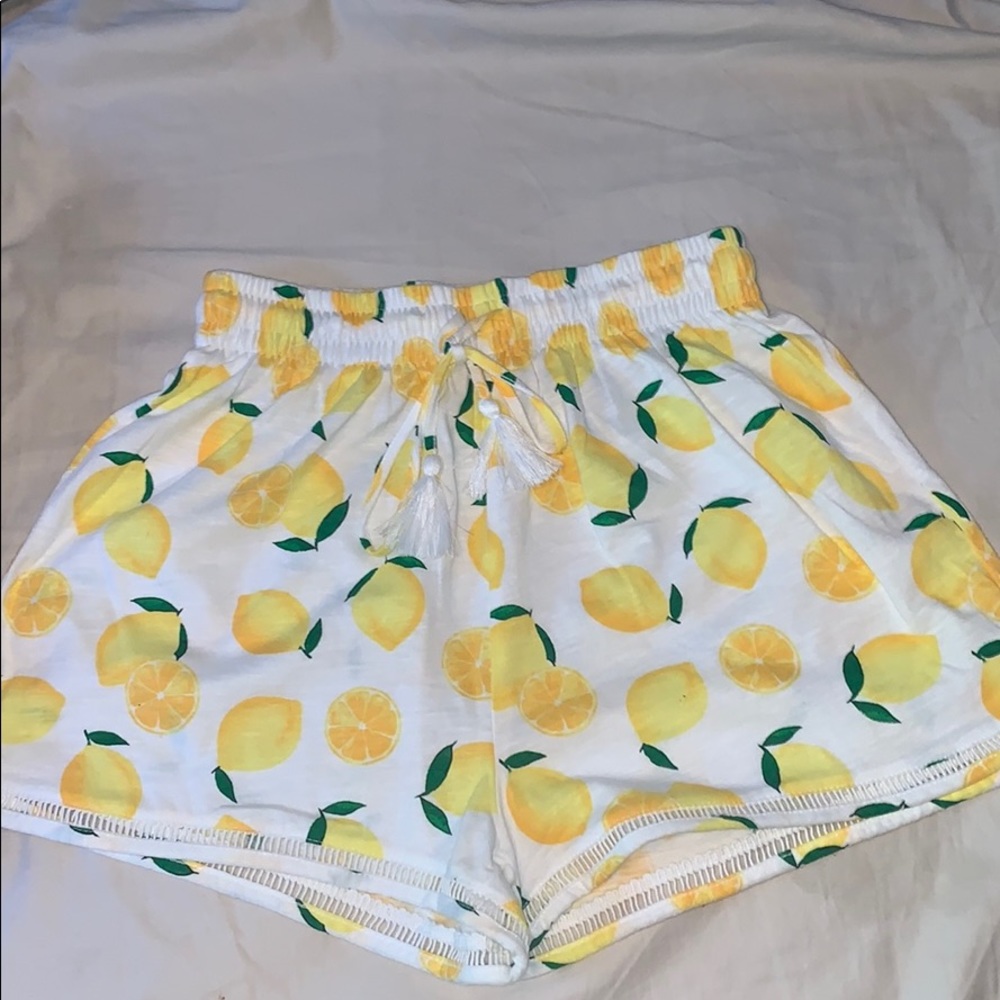 High waisted Lemon shorts